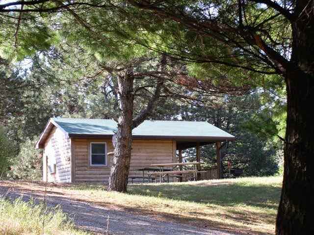 Campinghütte im Arrowhead Park Iowa