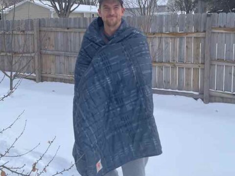 Kelty Bestie Blanket – A Warm and Cozy Camp Blanket Review