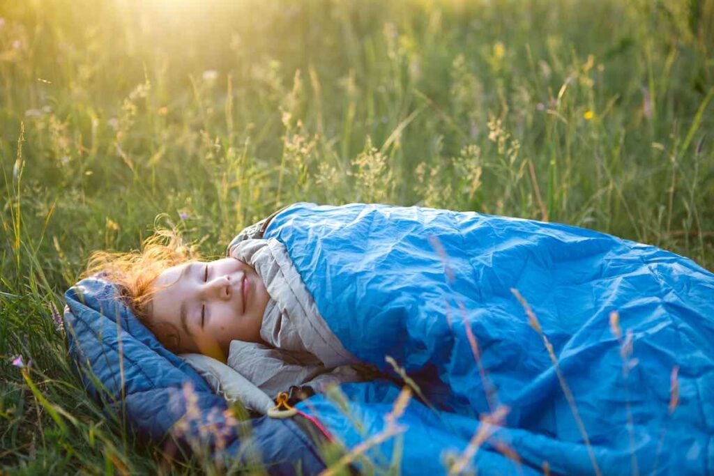 The Best Warm Weather Sleeping Bag: Our Top 5 Picks 9 The Best Warm Weather Sleeping Bag: Our Top 5 Picks 4