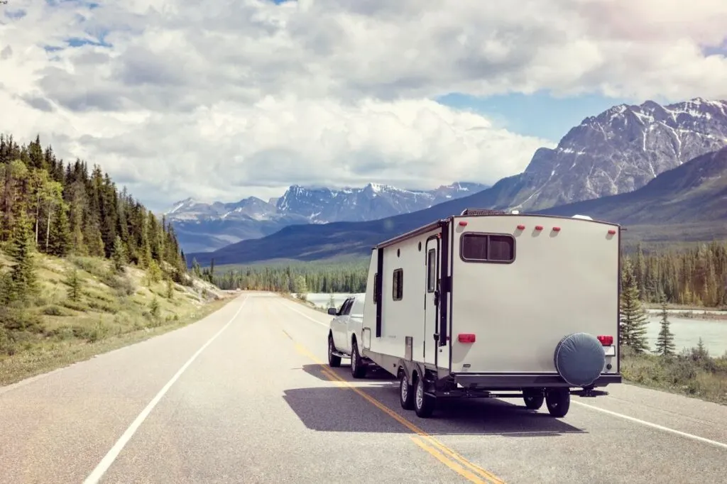 Renting an RV 101: A Beginner's Guide to the Best RV Rental Options 3 Renting an RV