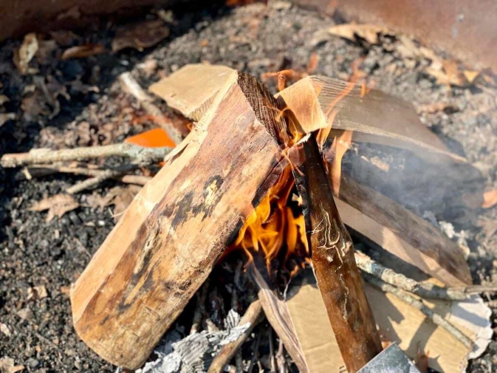 How to Start a Campfire: 7 Tips for a Successful Fire 8 A campfire burning.