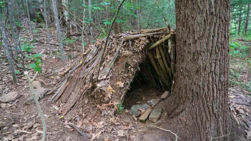 Skills for a Safe and Exciting Bushcraft Winter Camping Trip 3 bushcraft winter camping