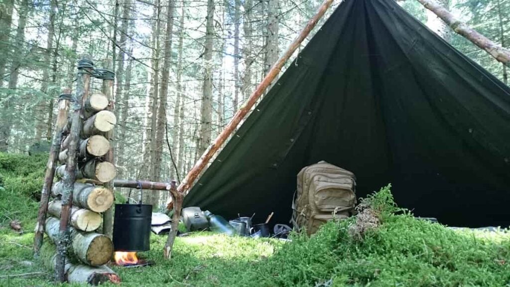 Skills for a Safe and Exciting Bushcraft Winter Camping Trip 4 bushcraft winter camping